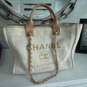 2018 Chanel Boucle Lurex Deauville Medium Tote Bag